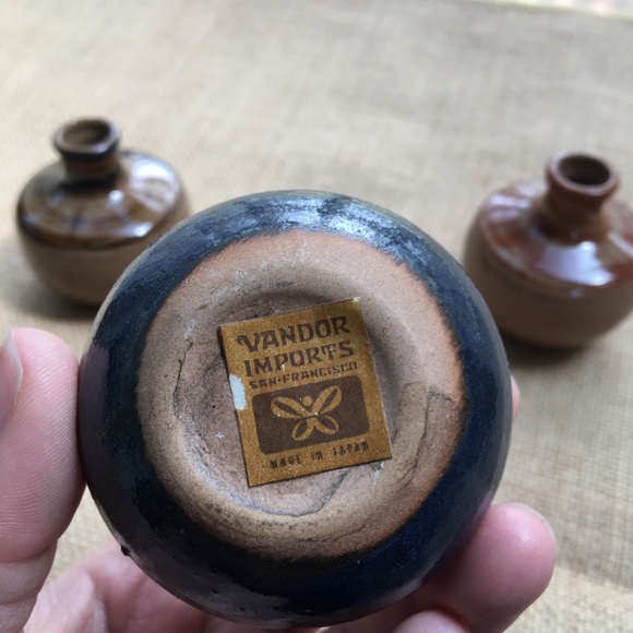Set of 3! 1970’s Vandor Imports mini ceramic vases - Picture 2 of 4